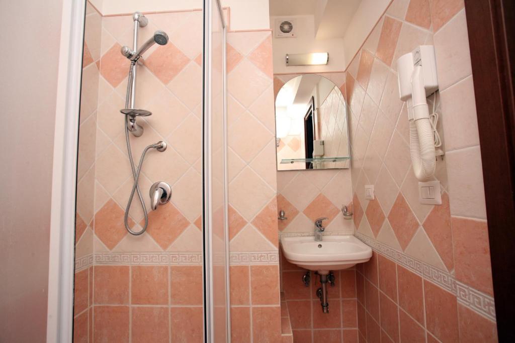Tiburtina Guesthouse Rom Eksteriør billede
